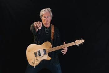 Beloved Guitarist Mike Thompson Announces Heartbreaking Retirement After 30 Years