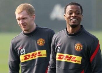 𝗕𝗥𝗘𝗔𝗞𝗜𝗡𝗚: Patrice Evra speaks out against his former teammates Scholes, Neville and Keane in a BIG RANT!