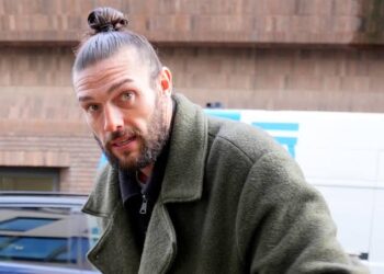 BREAKING:Andy Carroll Set To Stand Trial Next Year For ‘Breaching Court Order Not To Contact Ex-wife Billi Mucklow’
