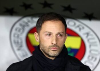BREAKING: Fenerbahçe Manager Domenico Tedesco Rushed to Hospital, Undergoing Treatment for ‘Severe Infection’